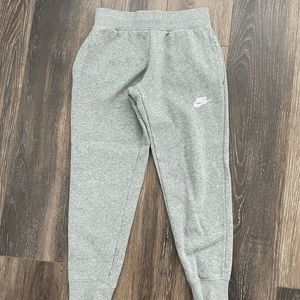 Gray youth NIKE sweatpants/joggers size small